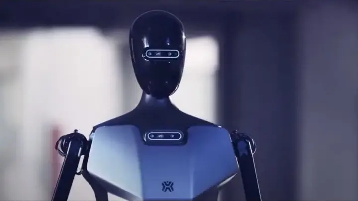 1716513862771419.jpg 1-China-unveils-their-first-full-size-electric-running-humanoid-robot.webp.jpg